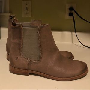 Frye tan ankle boots sz 8/8.5 like new